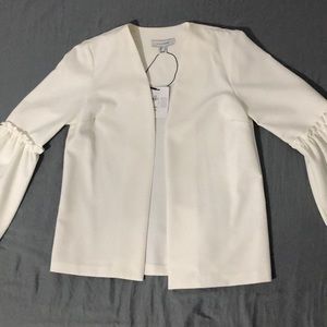 Light flare sleeve blazer